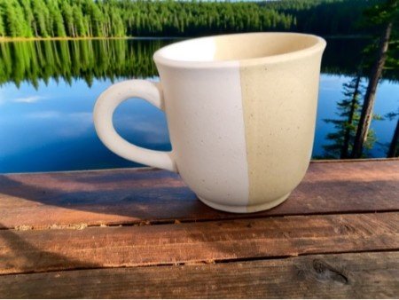 Aroma Café Ceramic Coffee Mug Set with Apple Shaped Snack Plates - Image 4